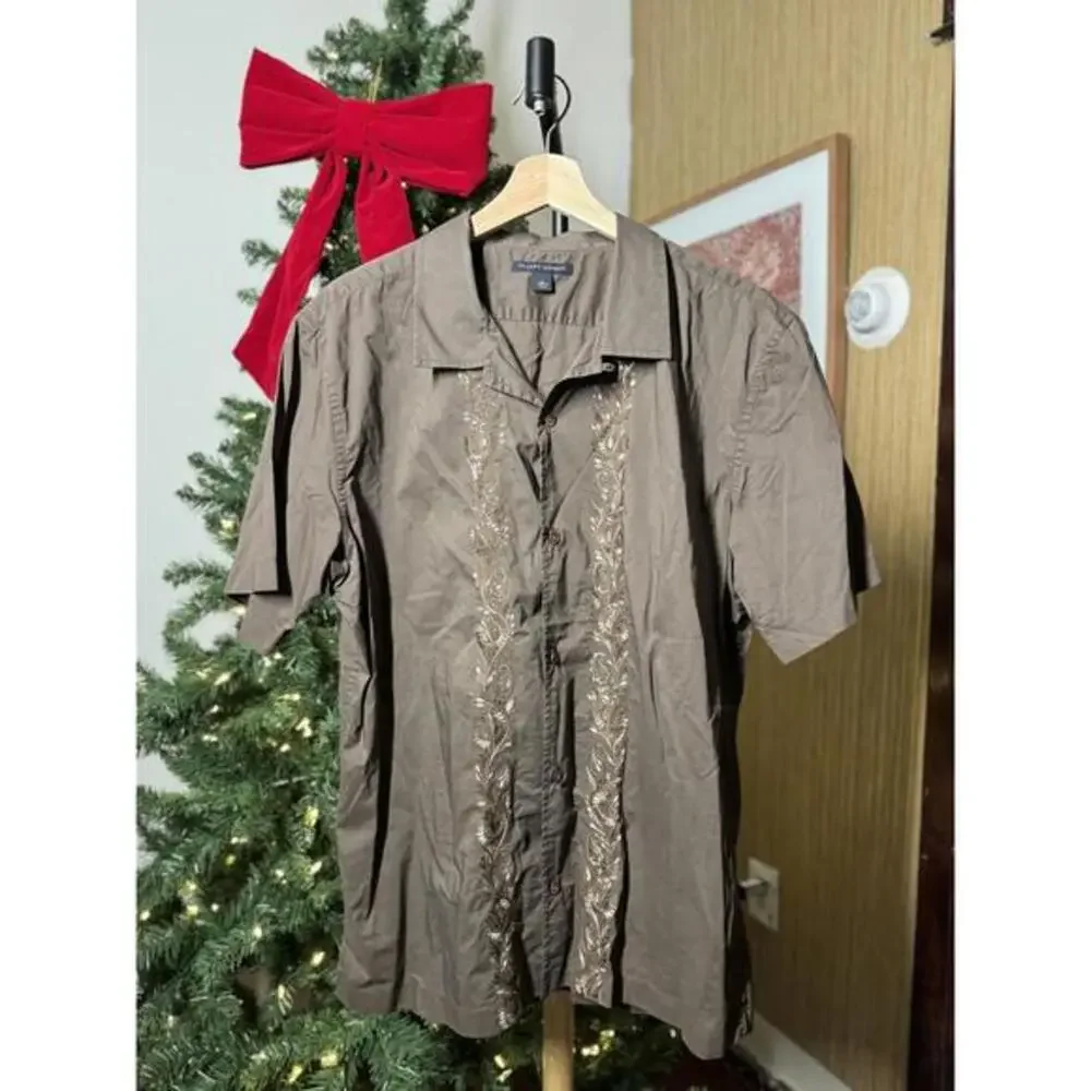 Banana Republic Men's Short Sleeve Embroidered Shirt